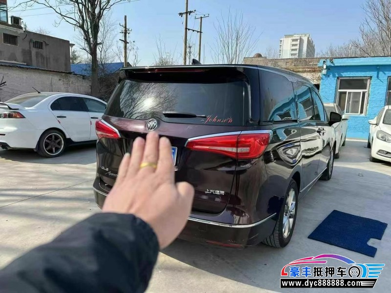 17年别克GL8轿车抵押车出售