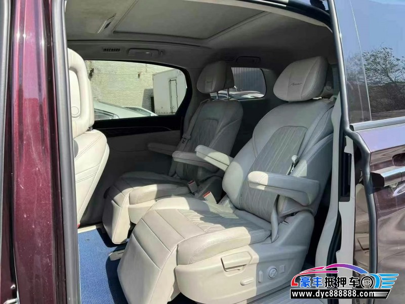 17年别克GL8轿车抵押车出售