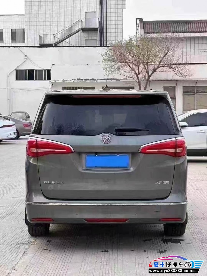 17年别克GL8轿车抵押车出售