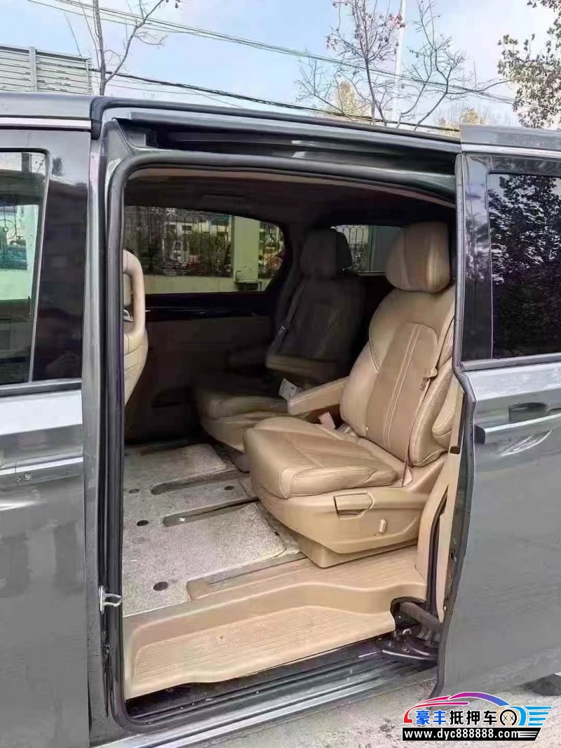 17年别克GL8轿车抵押车出售