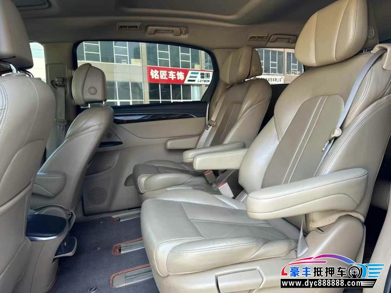 17年别克GL8轿车抵押车出售