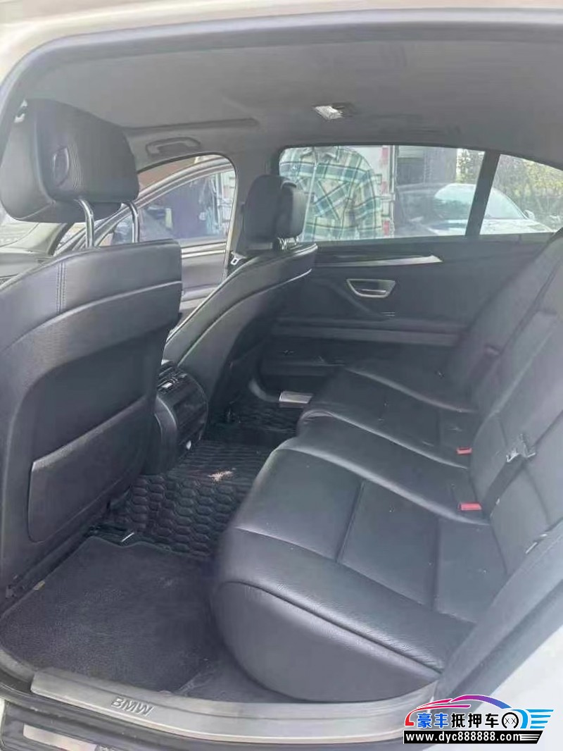 13年宝马5系轿车抵押车出售