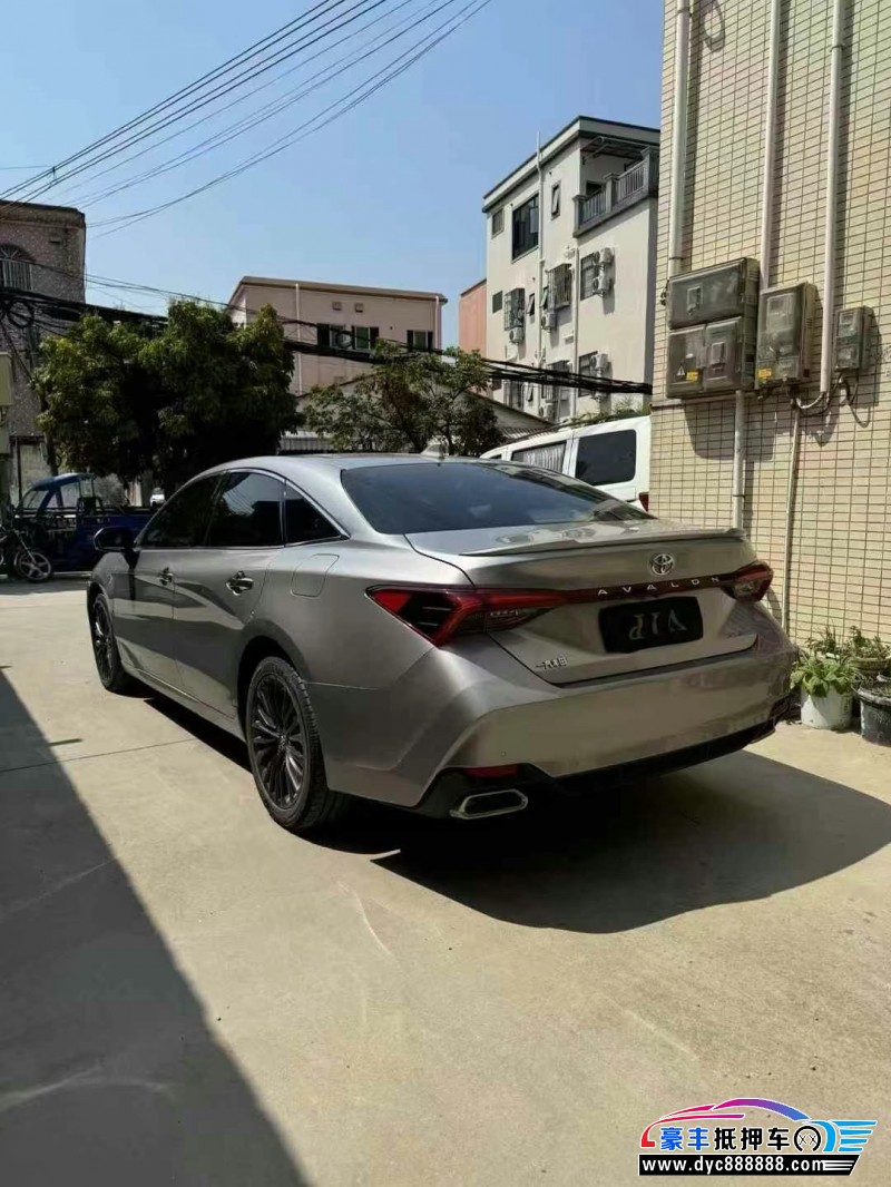 20年丰田亚洲龙轿车抵押车出售