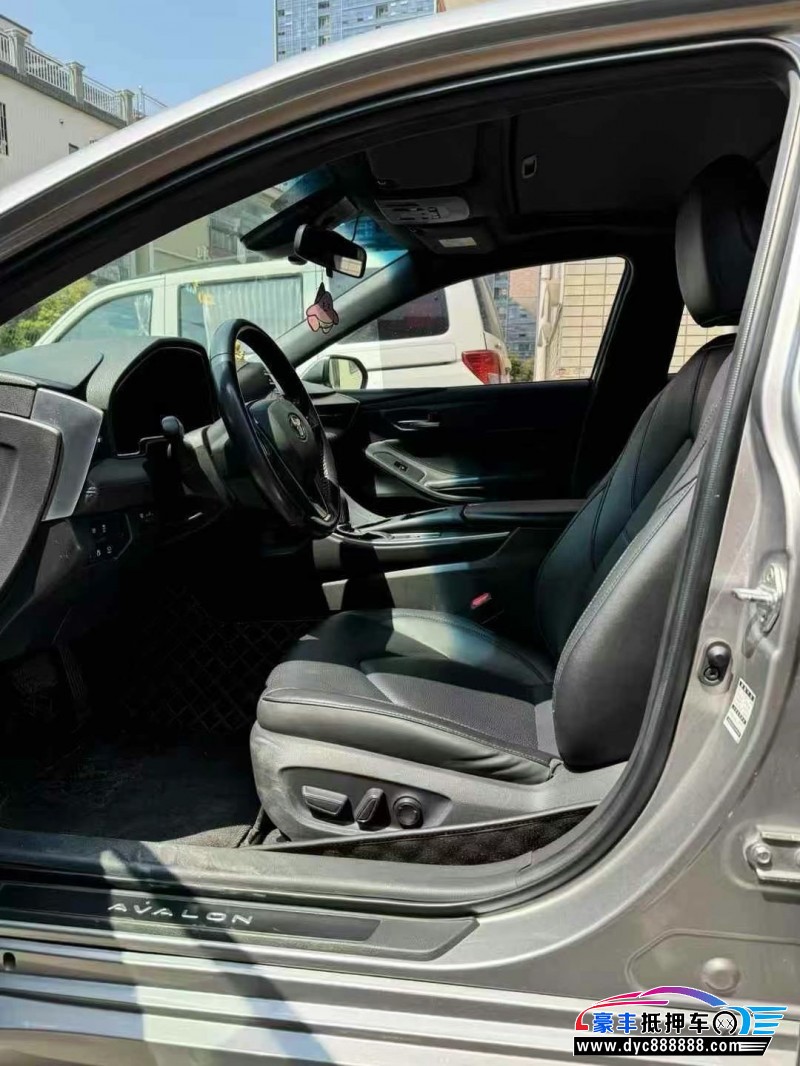 20年丰田亚洲龙轿车抵押车出售