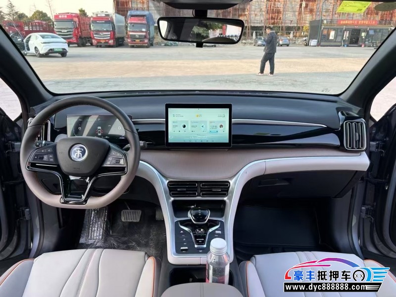 25年比亚迪宋轿车抵押车出售