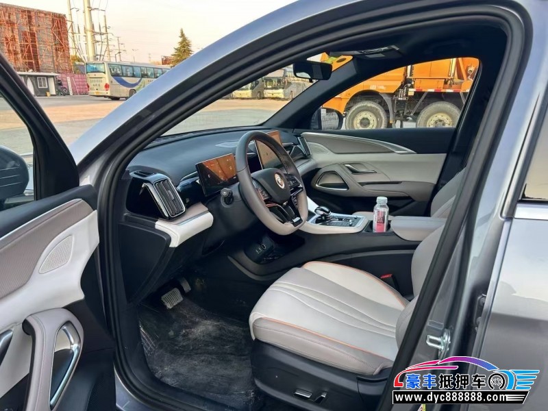 25年比亚迪宋轿车抵押车出售