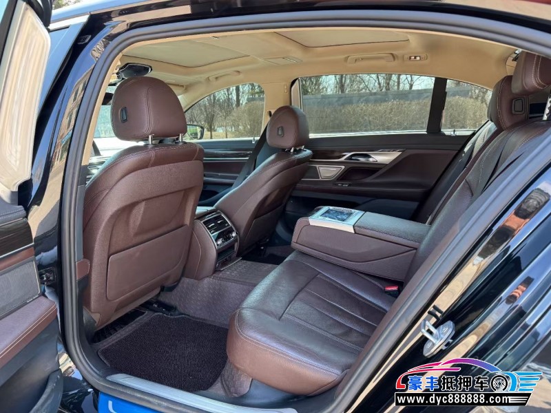 17年宝马7系轿车抵押车出售