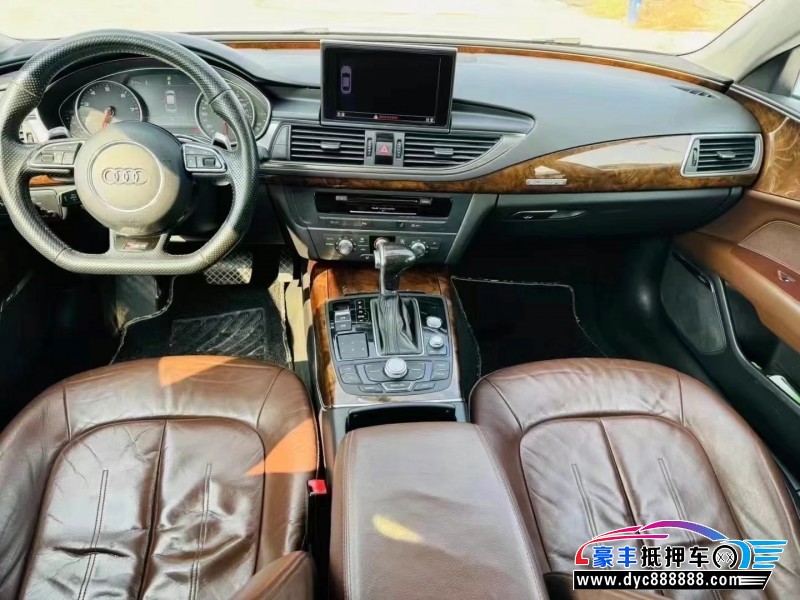 13年奥迪A7轿车抵押车出售