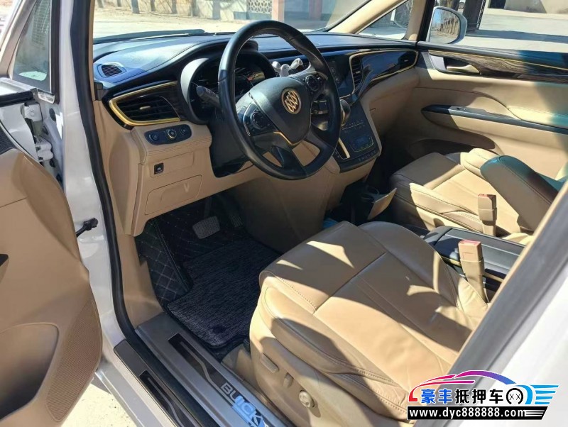 17年别克GL8轿车抵押车出售