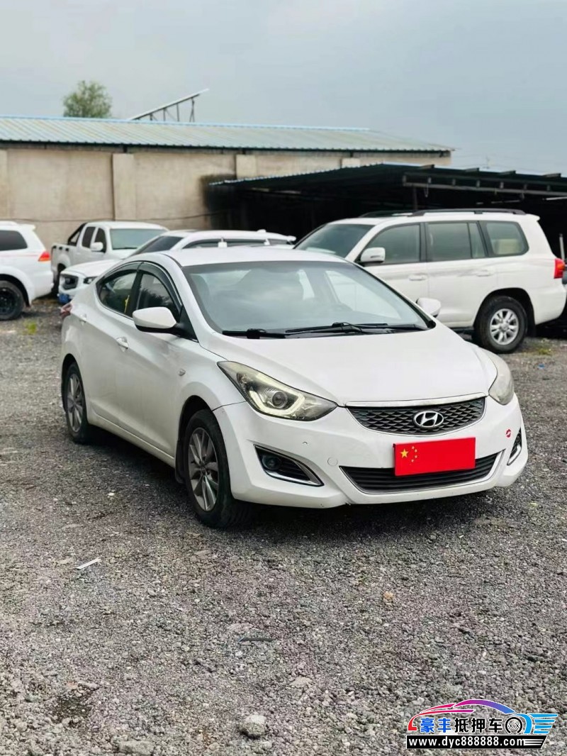 17年现代朗动轿车抵押车出售