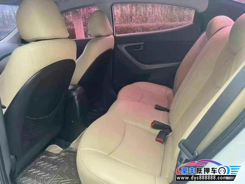 16年现代朗动轿车抵押车出售