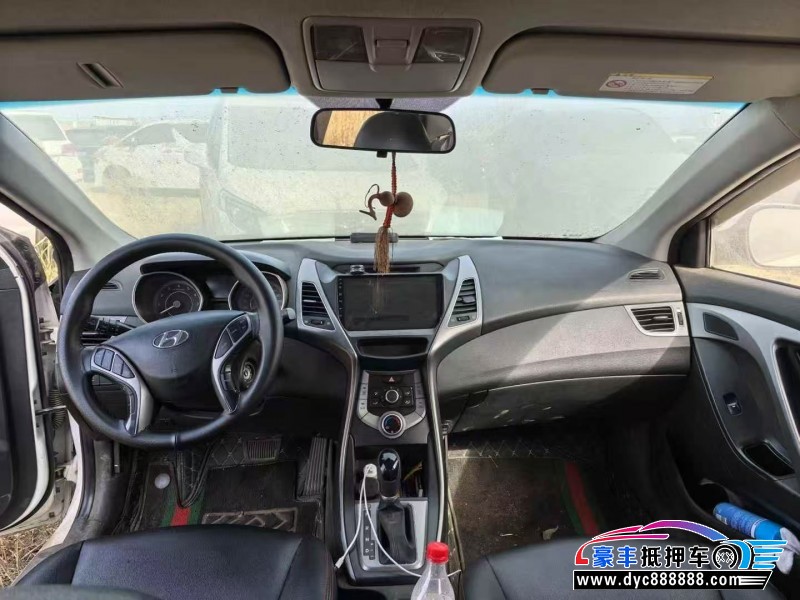 16年现代朗动轿车抵押车出售