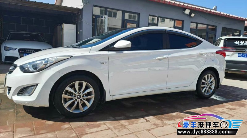 15年现代朗动轿车抵押车出售