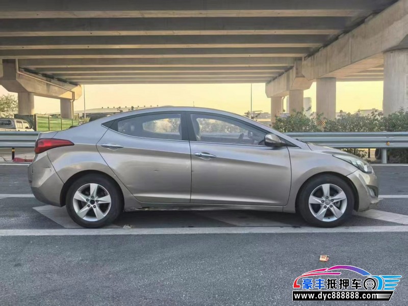 14年现代朗动轿车抵押车出售