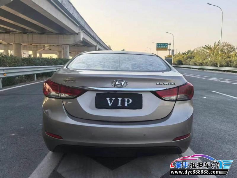 14年现代朗动轿车抵押车出售