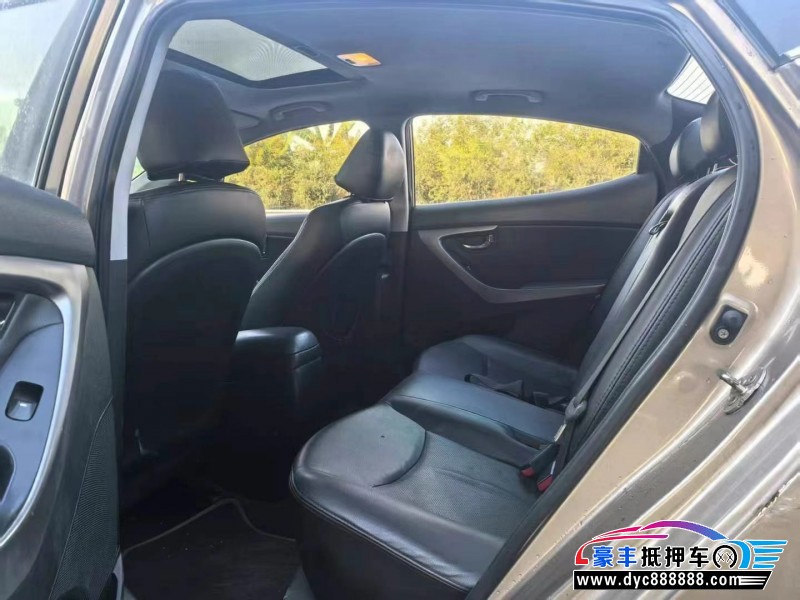 14年现代朗动轿车抵押车出售