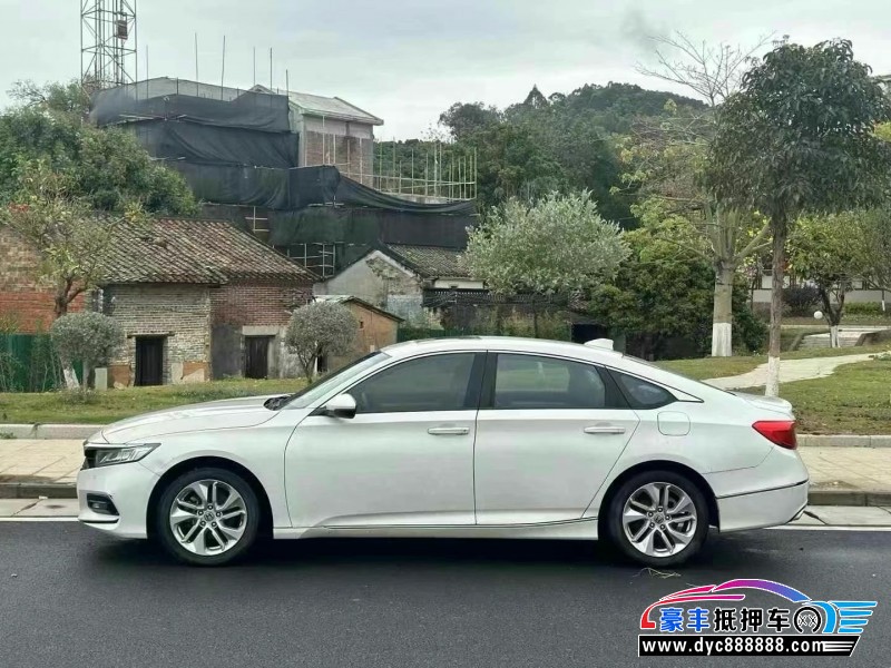 18年本田雅阁轿车抵押车出售