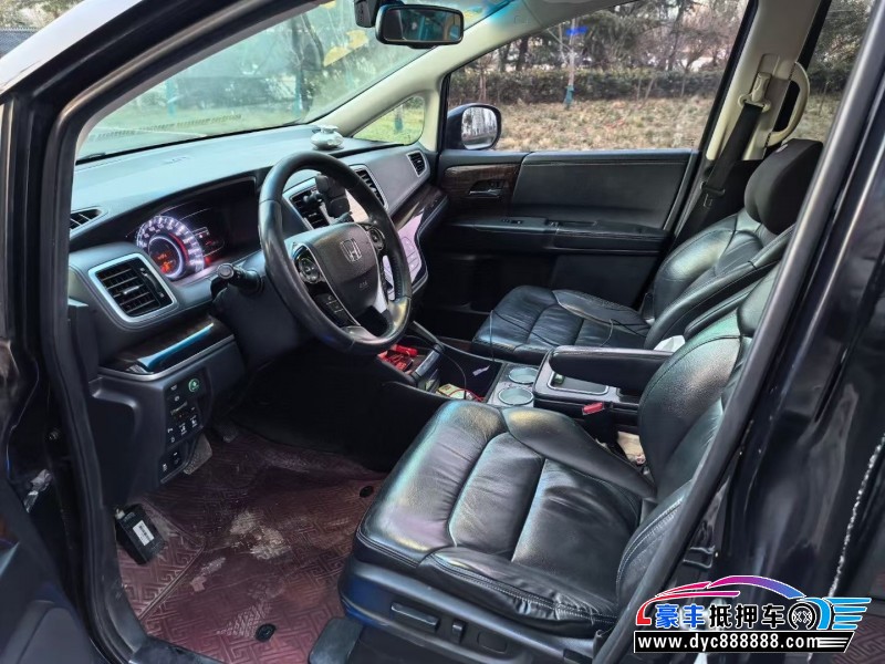 15年本田奥德赛轿车抵押车出售