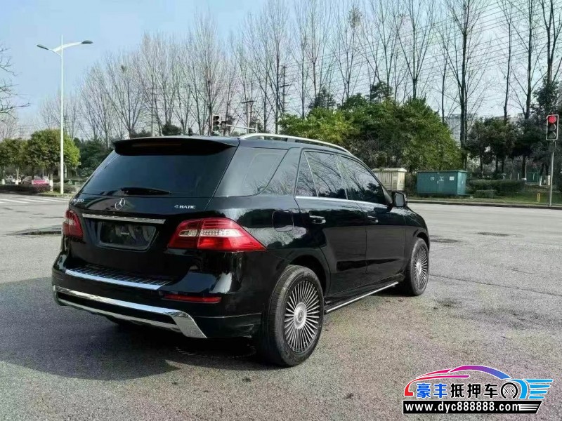 13年奔驰ML轿车抵押车出售