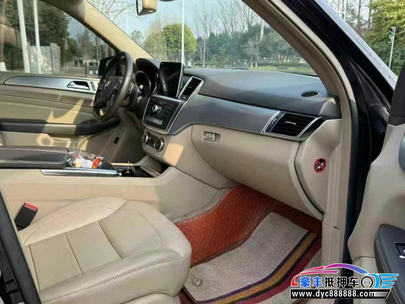 13年奔驰ML轿车抵押车出售