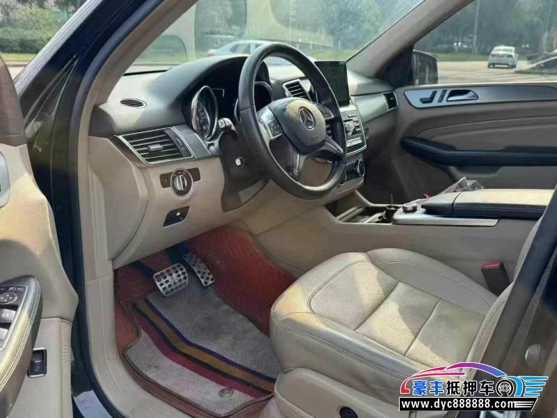 13年奔驰ML轿车抵押车出售