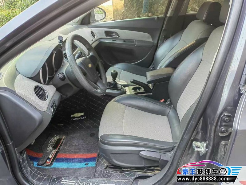 13年雪佛兰科鲁兹轿车抵押车出售