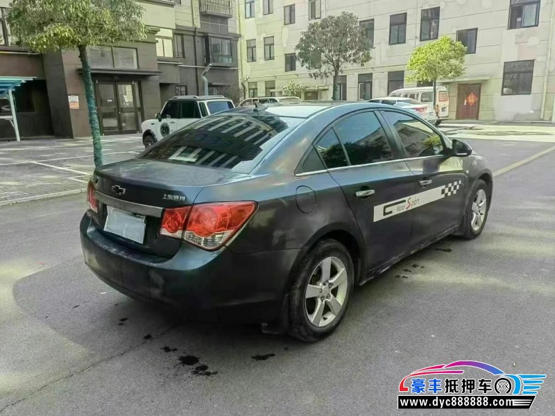 13年雪佛兰科鲁兹轿车抵押车出售