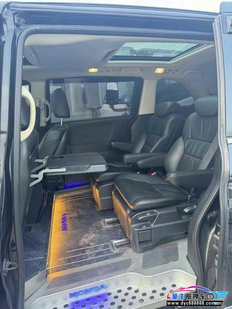 16年本田艾力绅轿车抵押车出售