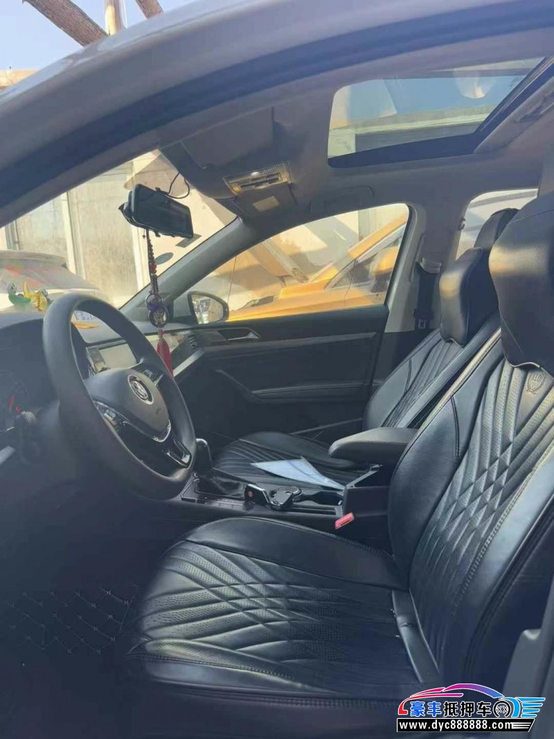 18年大众朗逸轿车抵押车出售