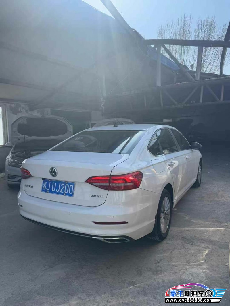 18年大众朗逸轿车抵押车出售