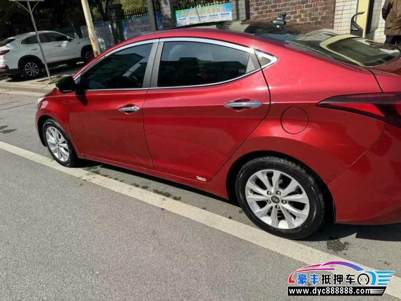 16年现代朗动轿车抵押车出售