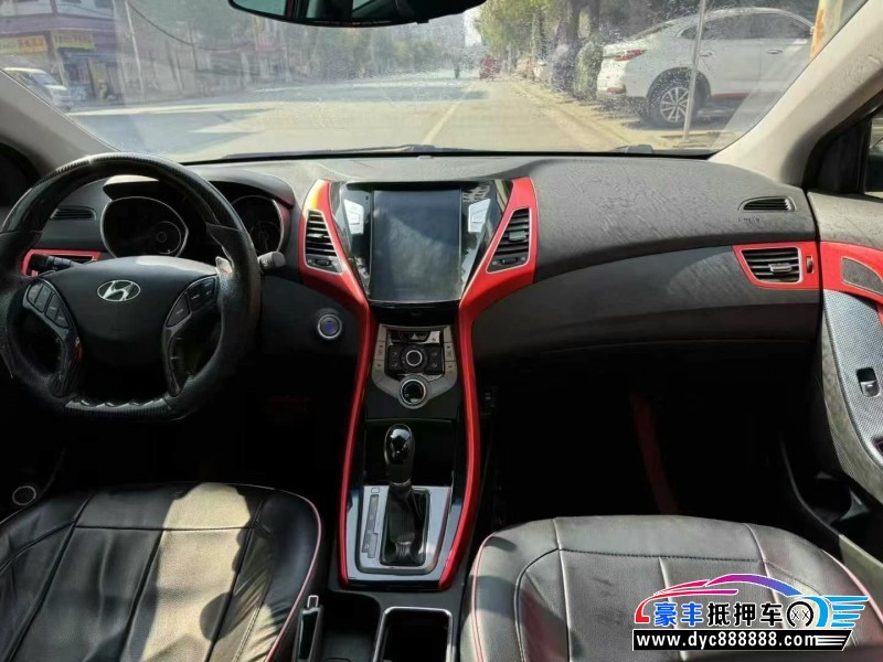 16年现代朗动轿车抵押车出售