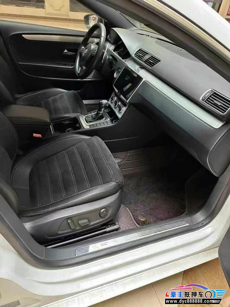 17年大众CC轿车抵押车出售