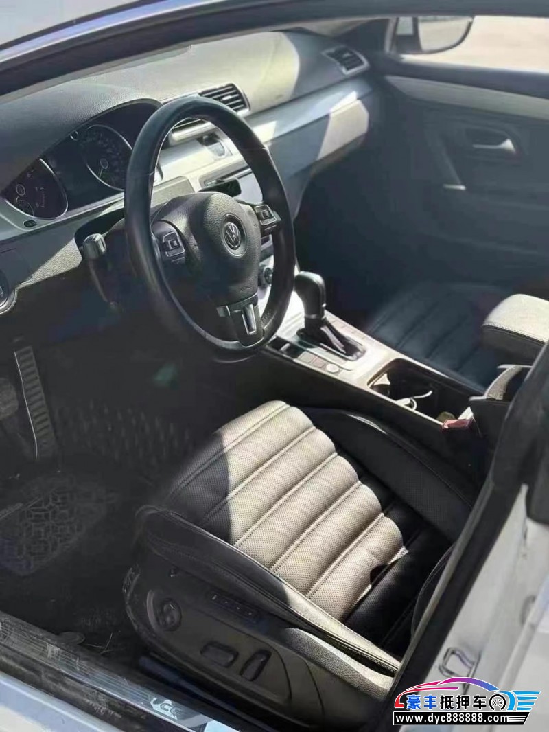 17年大众CC轿车抵押车出售