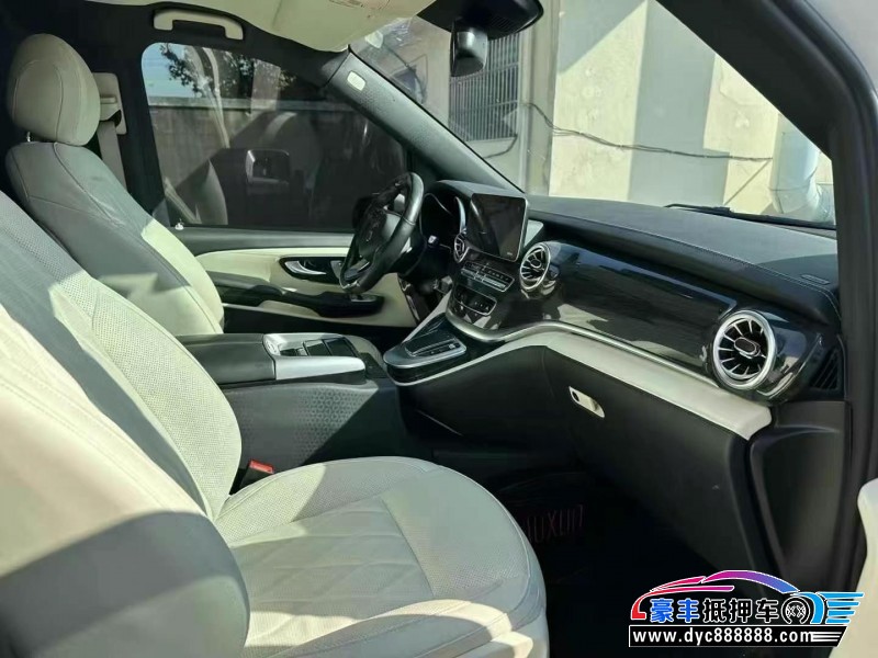 22年奔驰V轿车抵押车出售