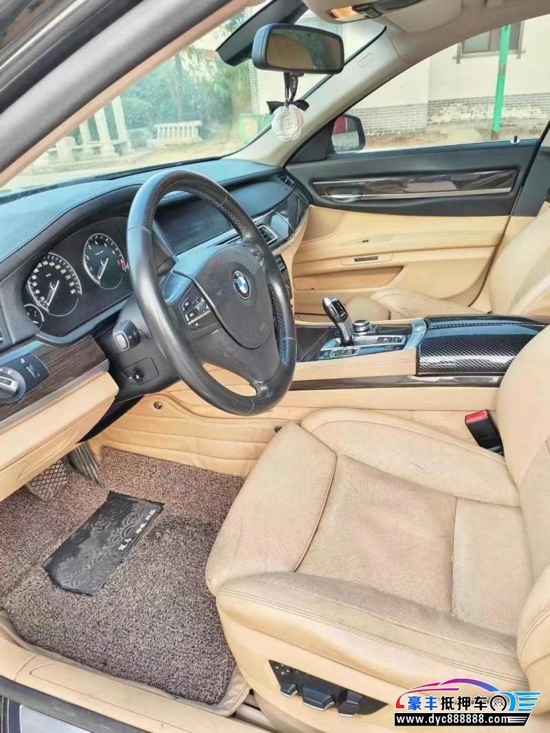 10年宝马7系轿车抵押车出售