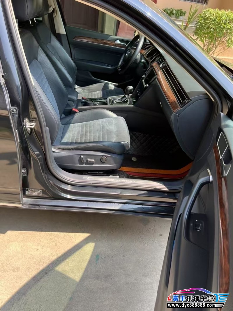 17年大众迈腾轿车抵押车出售