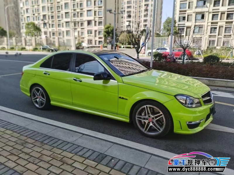 13年奔驰C轿车抵押车出售