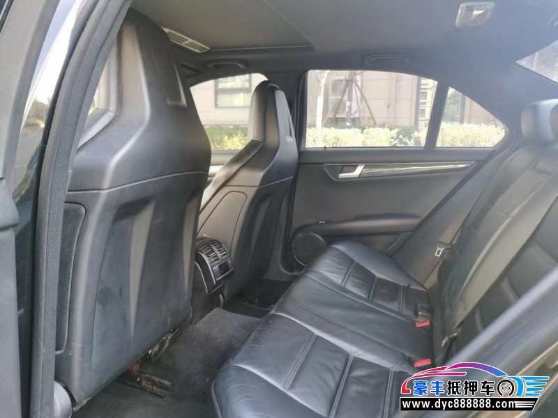 13年奔驰C轿车抵押车出售