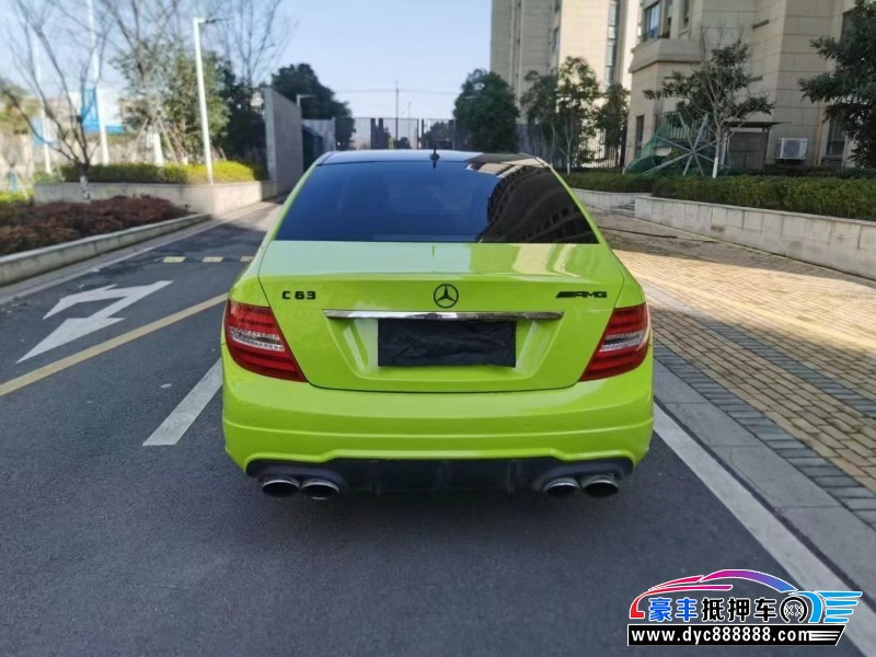 13年奔驰C轿车抵押车出售