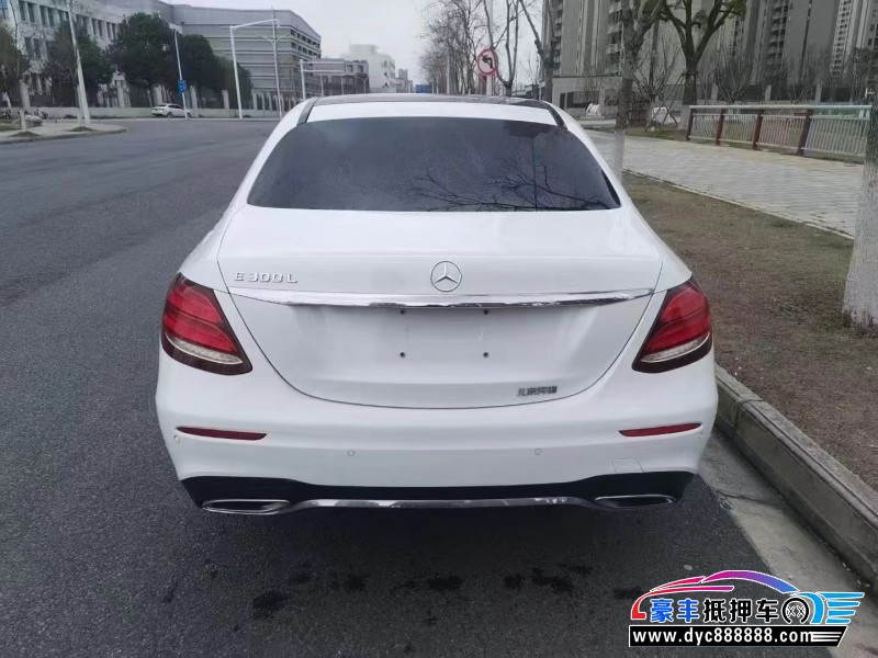 20年奔驰E轿车抵押车出售
