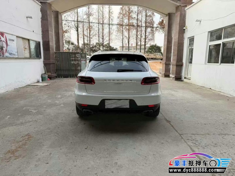 17年奔驰GLC轿车抵押车出售