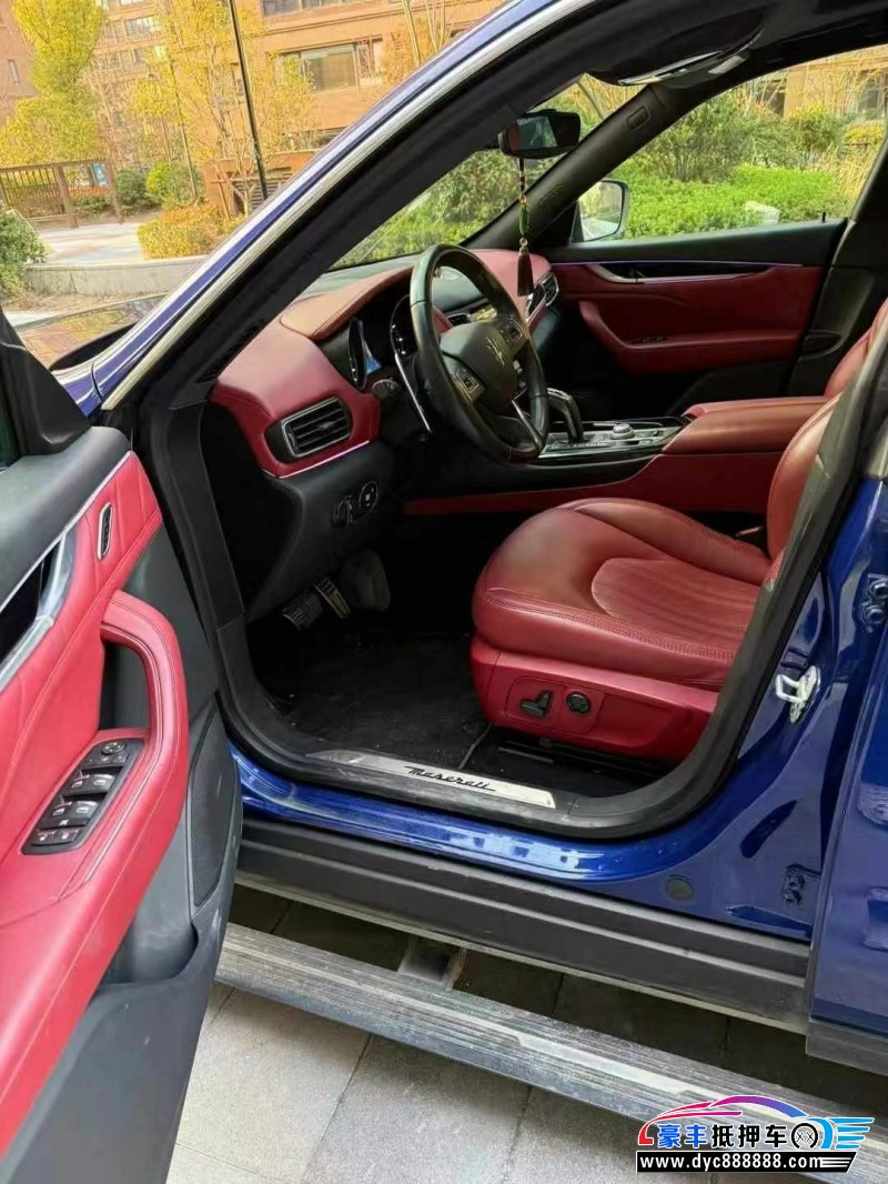 20年玛莎拉蒂莱万特轿车抵押车出售