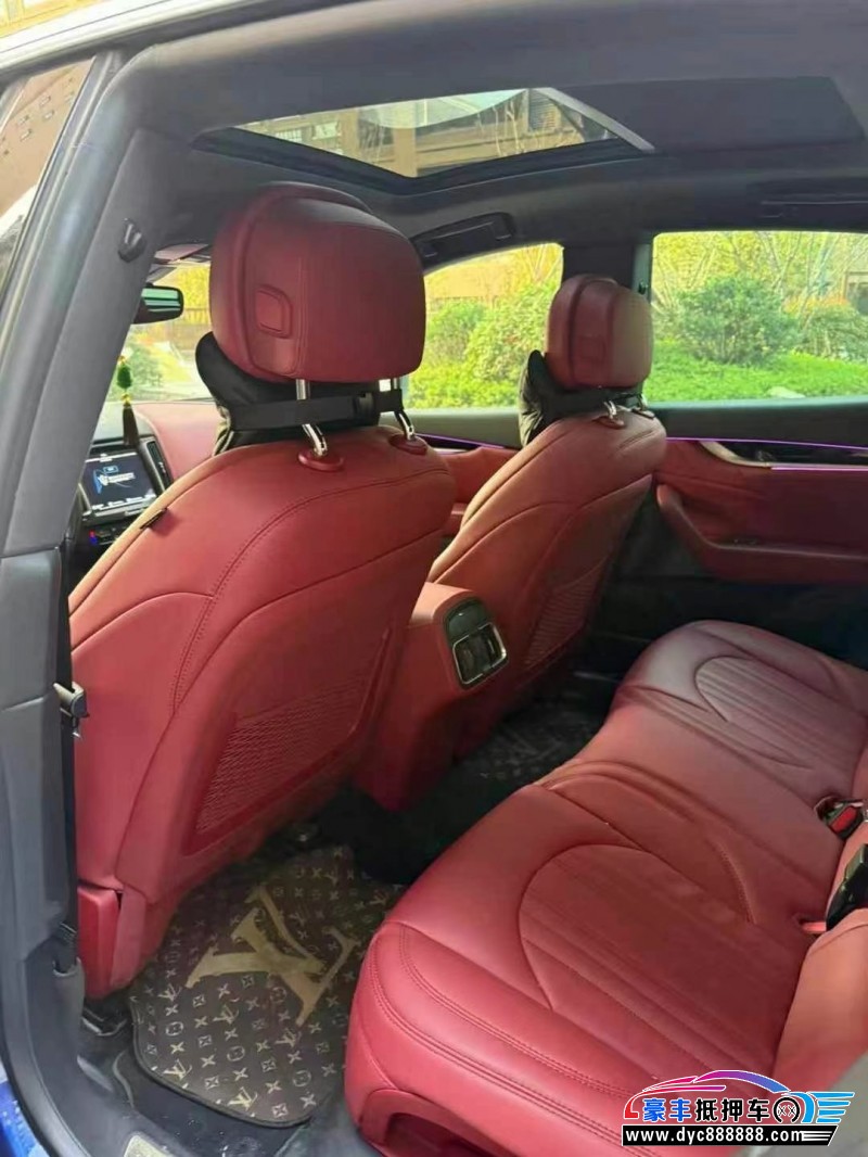 20年玛莎拉蒂莱万特轿车抵押车出售