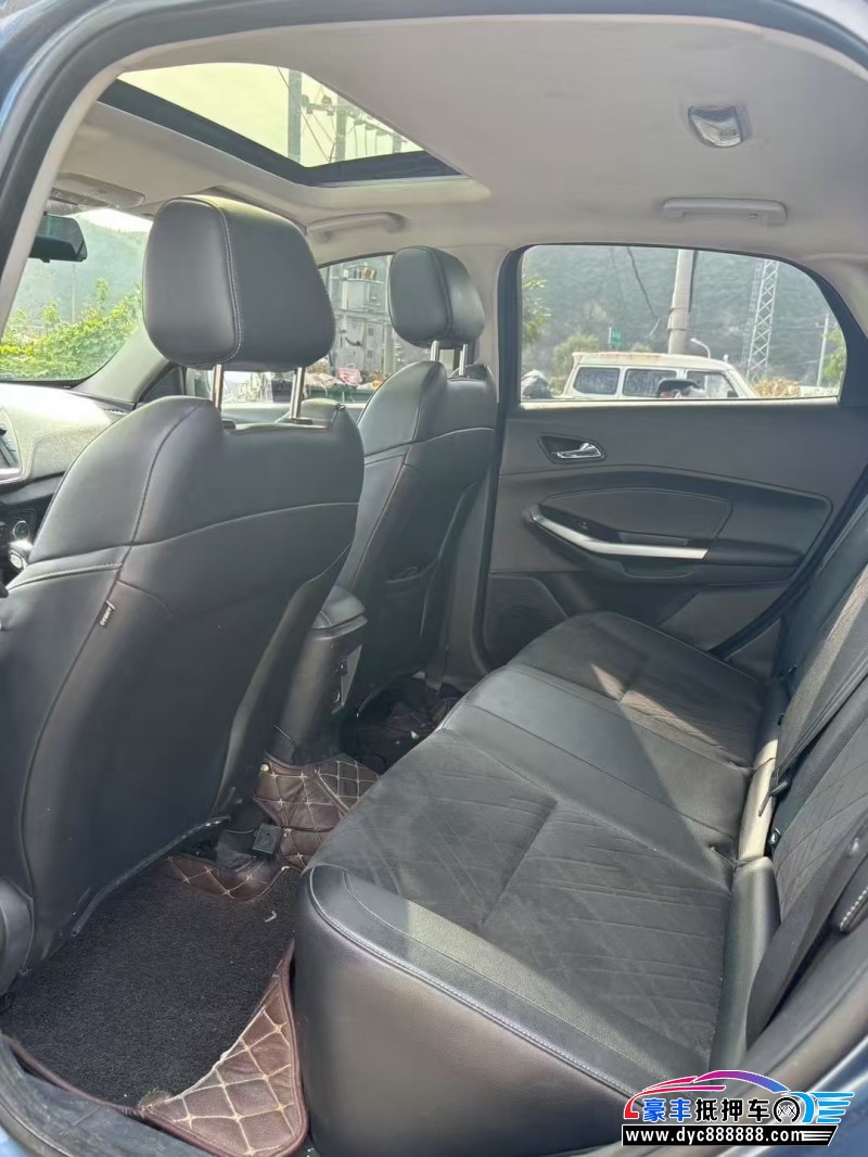 20年福特福睿斯轿车抵押车出售