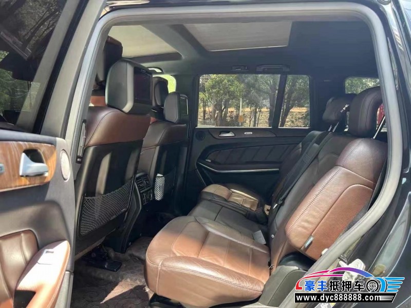 14年奔驰GL轿车抵押车出售