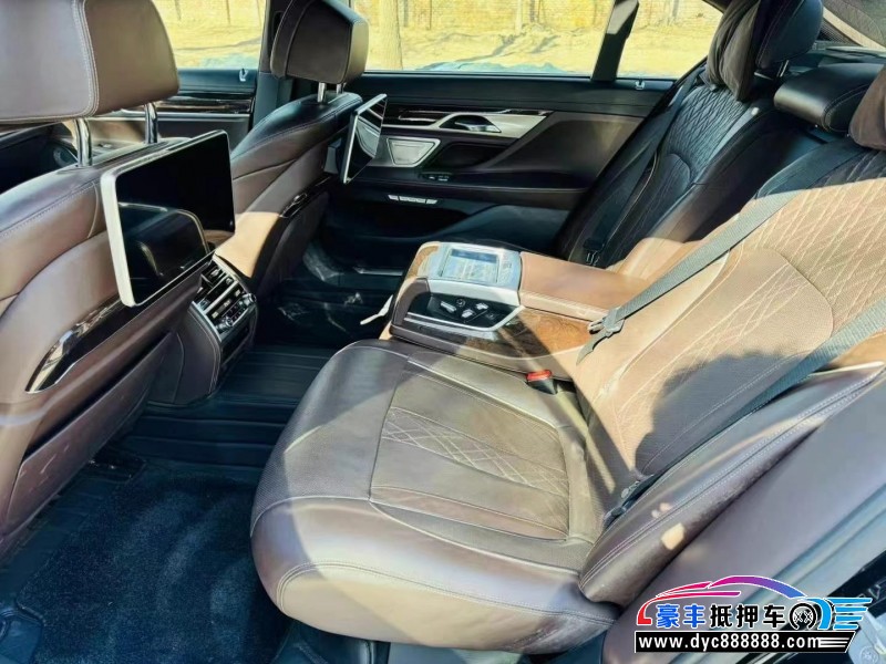 18年宝马7系轿车抵押车出售