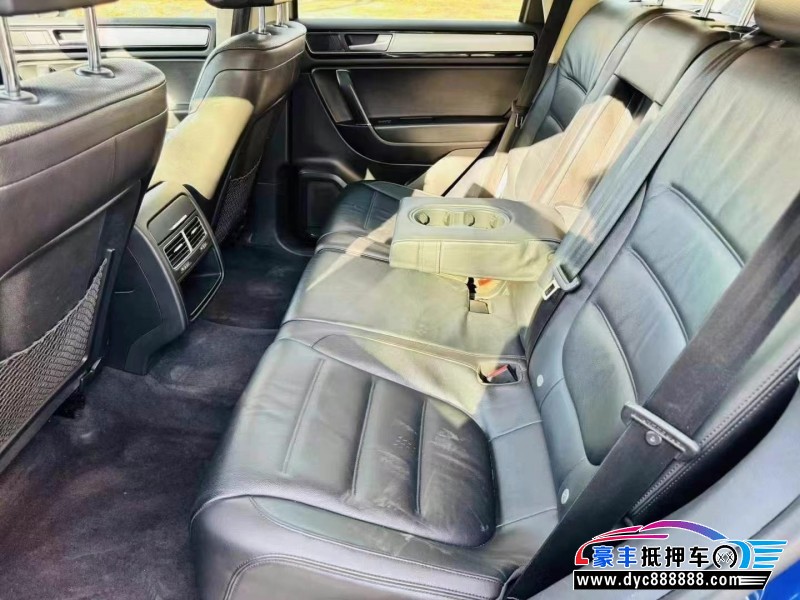 17年大众途锐轿车抵押车出售