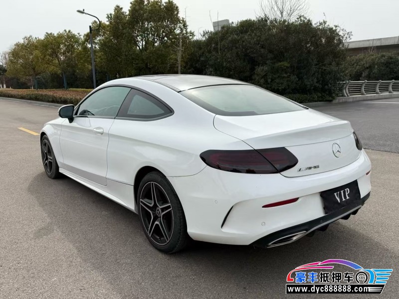 19年奔驰C轿车抵押车出售