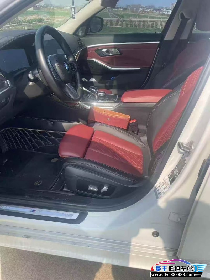 22年宝马3系轿车抵押车出售